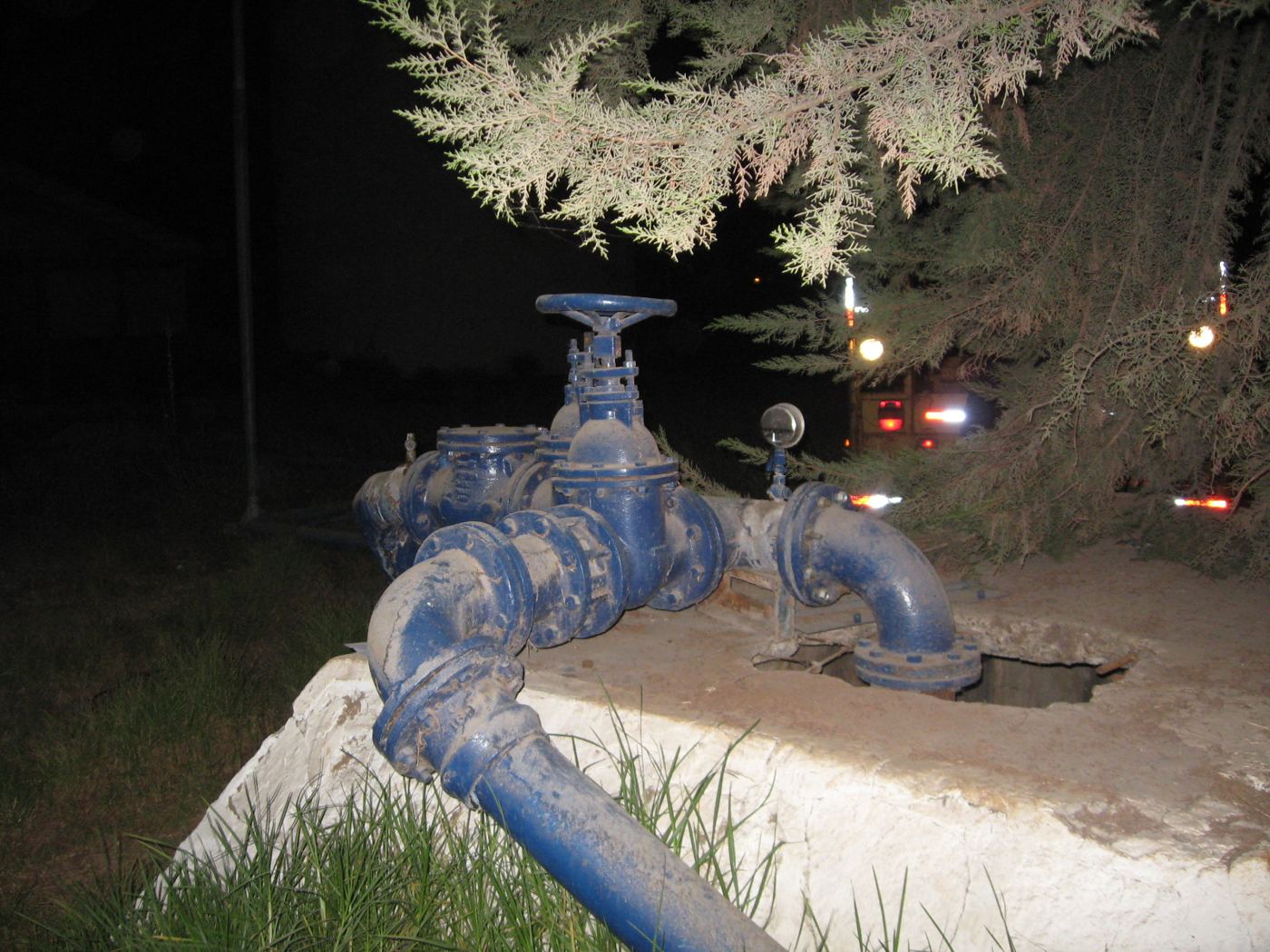 Manifold y piping de conexión de pozo a la red